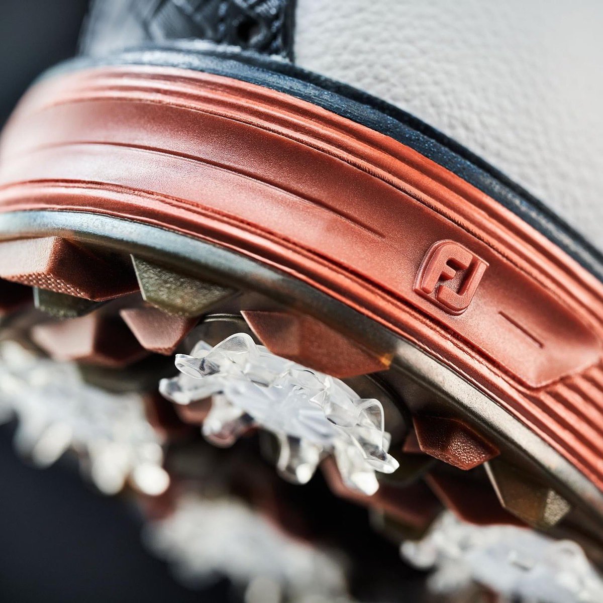 softspikesgolf's tweet photo. Premiere @footjoy performance - perfected for Pinehurst, featuring translucent Pulsar Softspikes.🌲♥️

📸 @footjoy 

#winnerswearspikes #homeoftraction #golfspikes #golfequipment #golfperformance #usopengolf https://t.co/S9T41jU3Mk