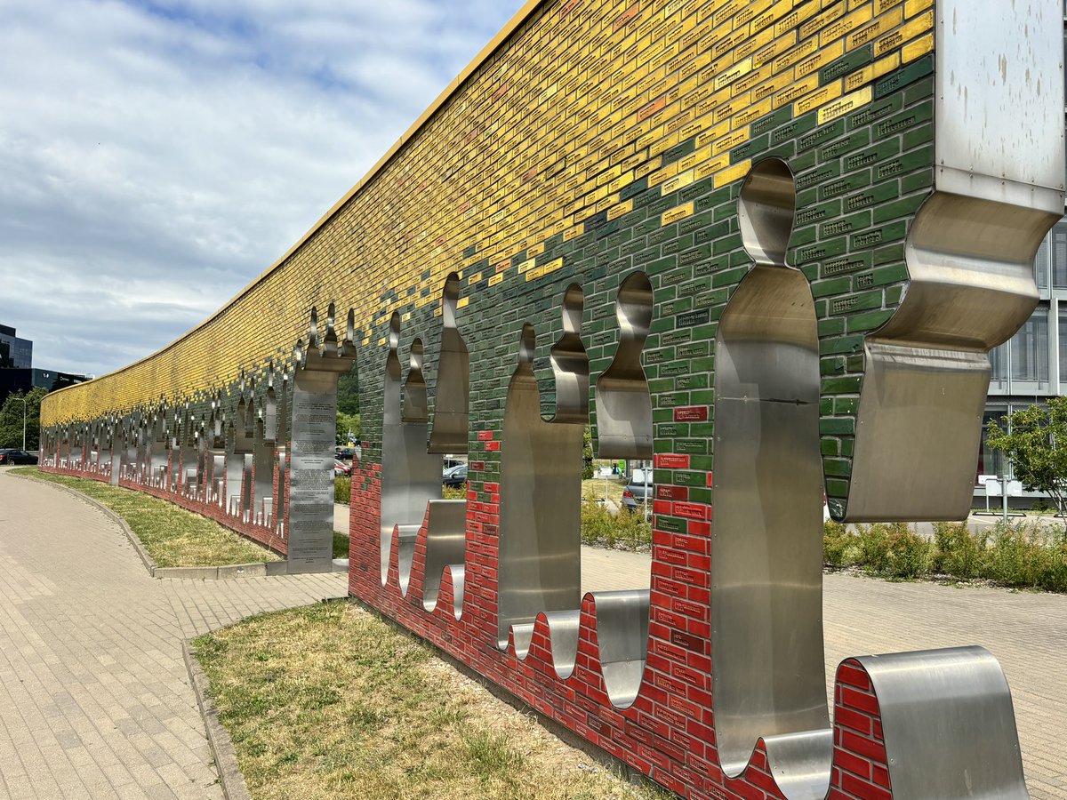 peacewalk2015's tweet photo. Baltic Walk for Peace 2024
I’m now in Vilnius, Estonia, having completed “The Baltic Way” of 1989. It seems hugely symbolic to stand beside the commemorative sculpture called “The Road of Freedom” dedicated to the 1989 event and the restoration of the state of Lithuania. https://t.co/etf1fTgyay