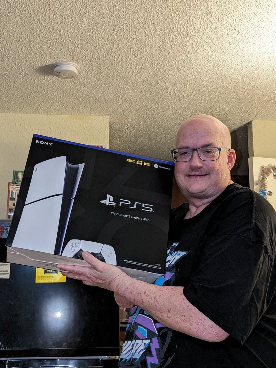 RandyNDeeEdn's tweet photo. I let @RockinRandy74 have his Anniversary present a couple of weeks early. Lol he had no idea.....I kept telling him we weren't getting one, maybe Black Friday or something. #SneakyWife #TrickedYa @PlayStation
I think he liked it ๐. https://t.co/nN47mCDIiA