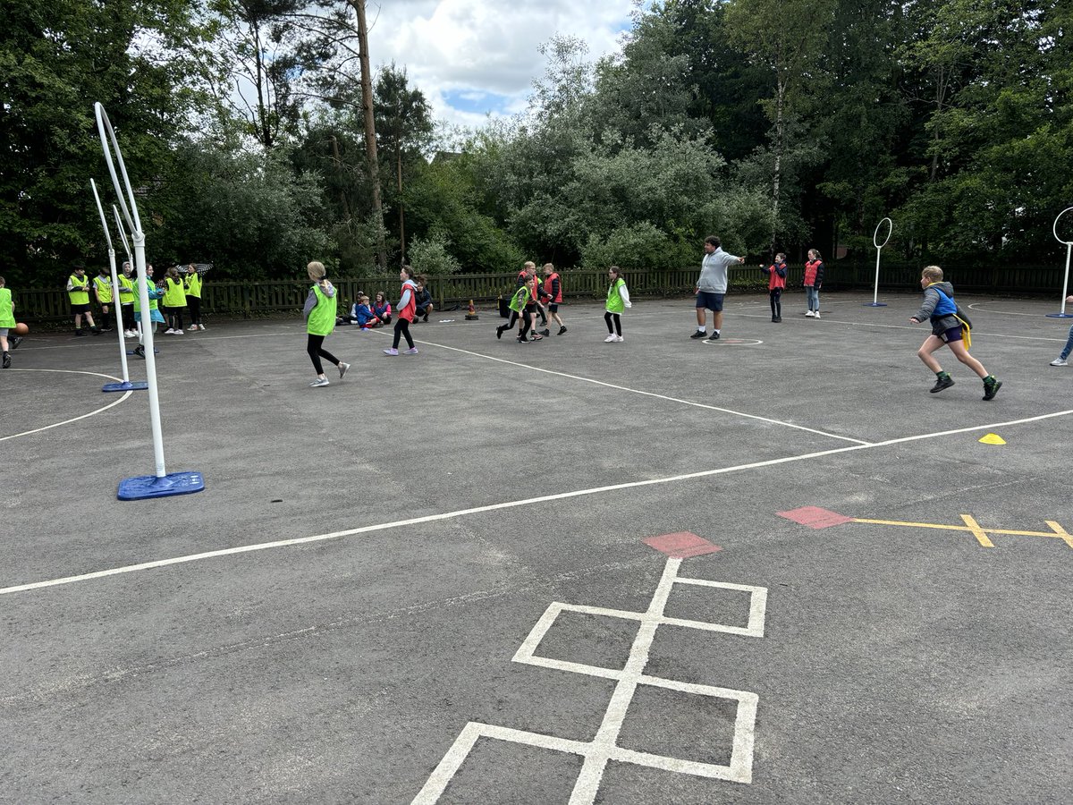 MrC_Year5's tweet photo. Year 5 have loved playing Quidditch today! Huge thank you to our FOOLs who put on this opportunity for us @OURLADYSASPULL https://t.co/9y9qJ1UUj6