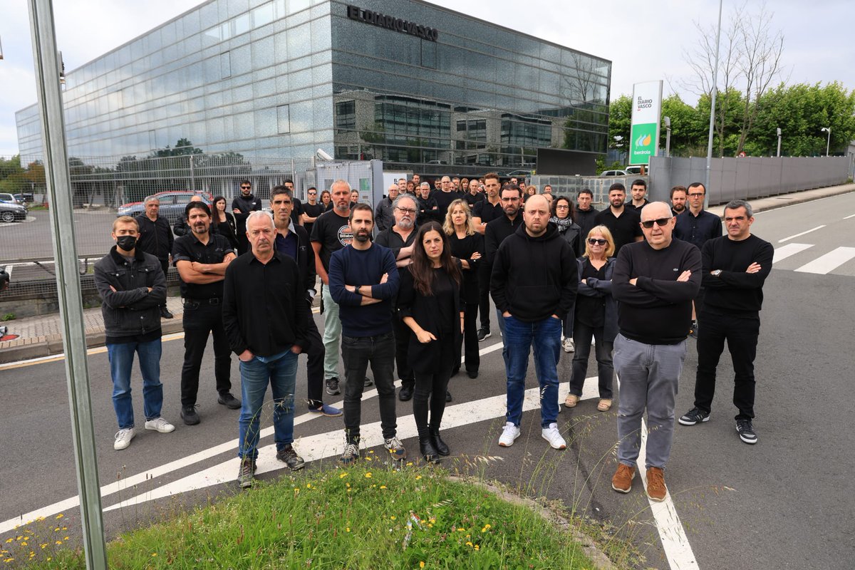 Nuevo #lunesnegro, nuevo lunes de reivindicación.  La plantilla de <a href="/diariovasco/">El Diario Vasco</a> continúa con sus movilizaciones para reivindicar un convenio justo. Seguimos! 💪