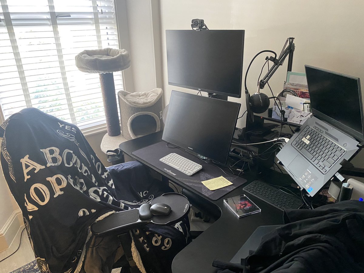 LiToast's tweet image. #IndieDevWorkspaceChallenge 

For Roman Sands Re:Build my “workspace” changed day to day because I experience a lot of exhaustion and pain from PoTS and EDS, based on whether I had to actively make something (my office) or if I was directing the environments (being horizontal)