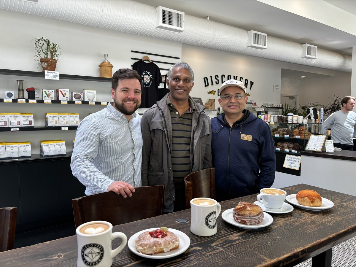 KalagaraHari's tweet image. We also did @DiscoveryCoffee 🇨🇦 ☕️ with local boy @garrettsbarry 🥰 @Ropivacaine 
#CASAM2023 @CAS_RegAnes @CASUpdate @ASRA_Society @jon_bailey_anes