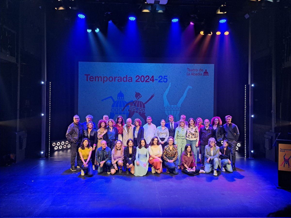 Esta ha sido la foto de familia con algunas de las compañías que han estado en la presentación de la #T2425LaAbadía y que nos acompañarán durante el nuevo curso 🙌. ¡Bienvenidos/as!