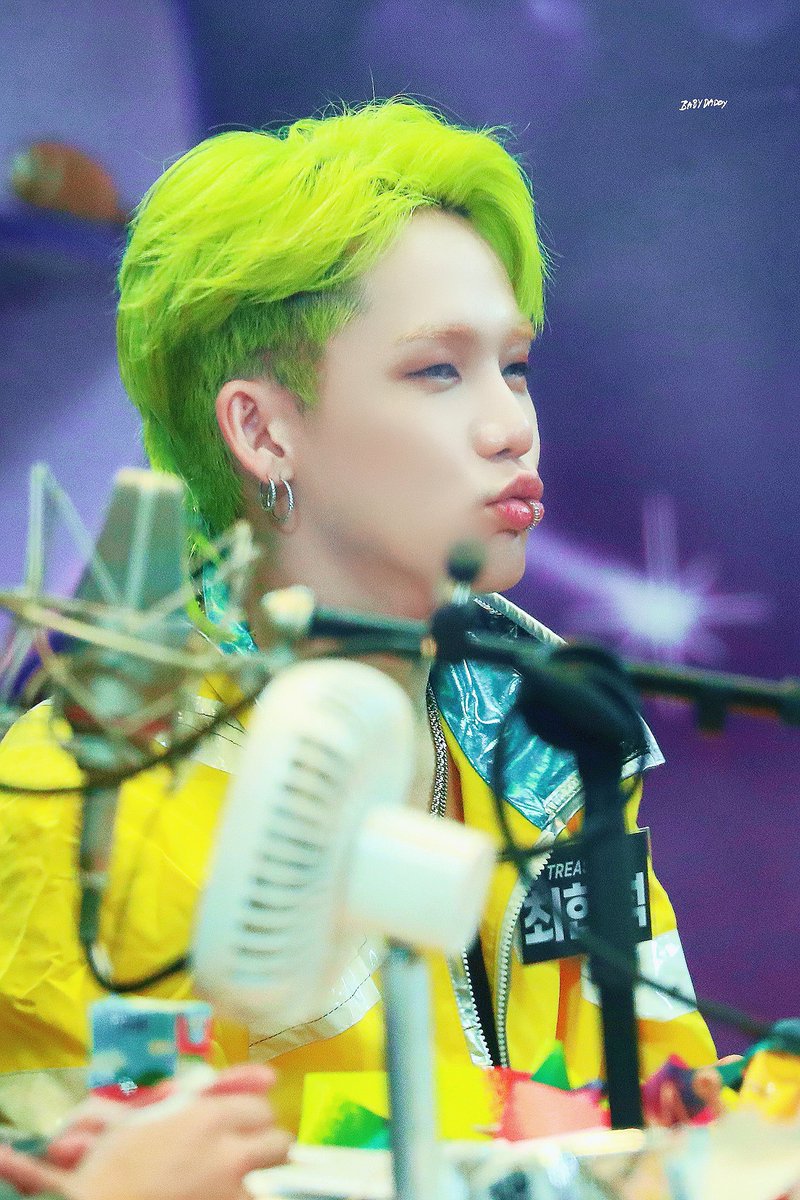 Babydaddy0421's tweet photo. 240610 Idol Radio

#최현석 #CHOIHYUNSUK #ヒョンソク
#트레저 #TREASURE https://t.co/ucx35GF8aq