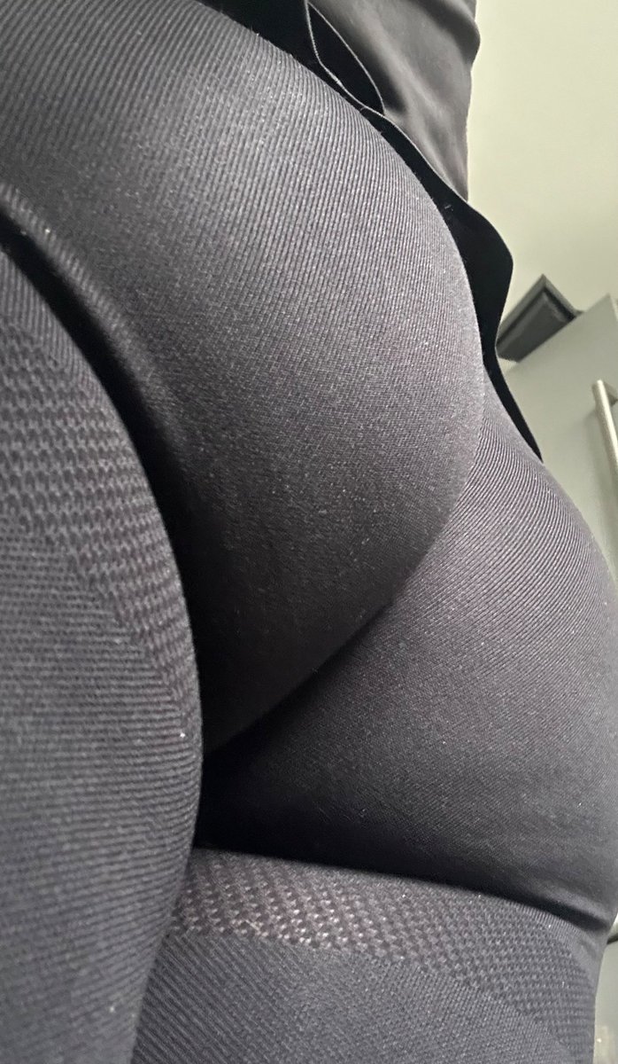 GoddessCry1's tweet photo. Juicy 💦💦💦💦 

Just need a wallet to sit on 💰 

You know what to do > $goddesscrystalxxxx 

#findom #finpig #finsubUK #cashmeet #cashdrop #cashdrain #findomdrain #fetish #Feetfinder #cei #joi https://t.co/fiwX8BbWjS