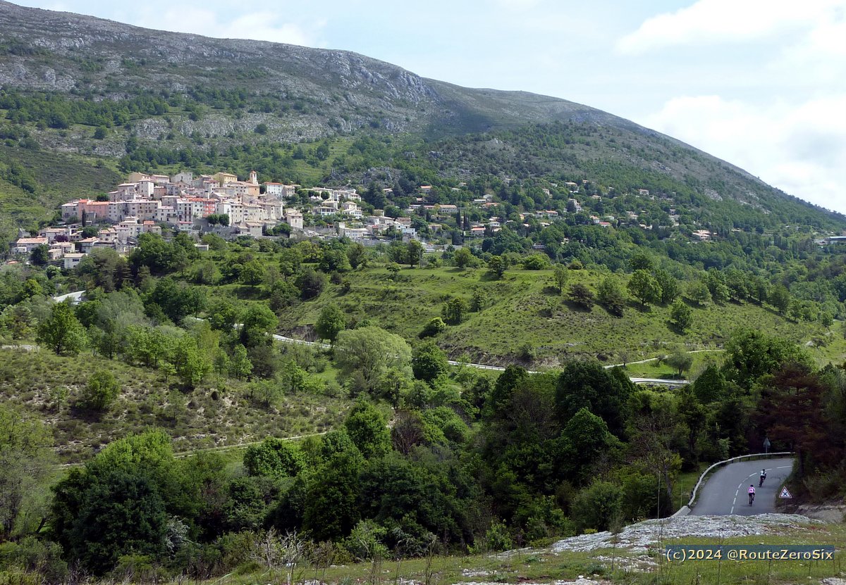 routezerosix's tweet image. Le village de Coursegoules (1020 m) dans l&apos;arrière Pays vençois

#Coursegoules #AlpesMaritimes #CotedAzur #BaladeSympa #coldeVence #IRONMANtri #Nice06