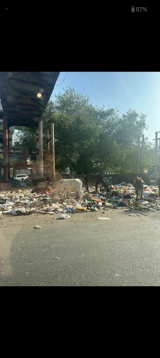 anshulsehgal's tweet photo. @Rao_InderjitS - #Gurugram #DLF @MunCorpGurugram Please kindly look into this. https://t.co/ubc0afsDNT