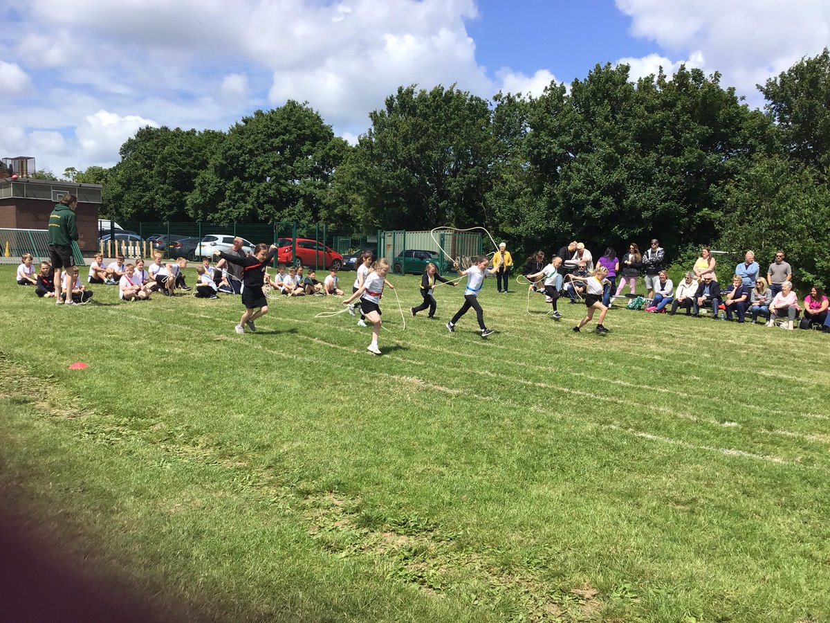 GildedHollins's tweet image. What a way to end last week with #KeyStage2 @YourSchoolGames Day! Thank you to all of the adults who came to watch and well done to all children who took part! 🔴🔵🟡🟢 #GoGilded