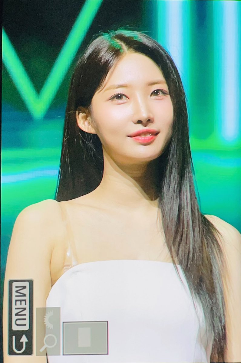 SIHYEON_805's tweet photo. 240610
#EVERGLOW #에버글로우 #SIHYEON #시현 https://t.co/WLDyJ2JVj8