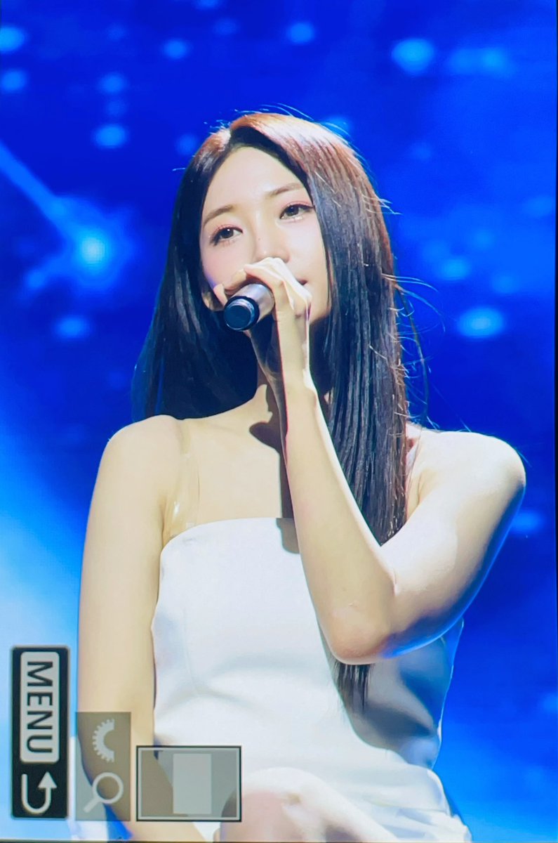 SIHYEON_805's tweet photo. 240610
#EVERGLOW #에버글로우 #SIHYEON #시현 https://t.co/WLDyJ2JVj8