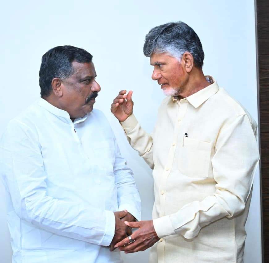 Sravankumar_Jsp's tweet image. Confirm ga evvali #ministry padavi 
Akkada #buggana #development dhee kottina tiger peddayana
  #EXCentralminister 
#kotlasuryaprakashReddy garu
@tdp జాతీయ అధ్యక్షులు @ncbn  గారిని ఉండవల్లిలో మర్యాదపూర్వకంగా కలిసిన డోన్ నియోజకవర్గ ఎమ్మెల్యే శ్రీ కోట్ల జయ సూర్య ప్రకాష్ రెడ్డి గారు