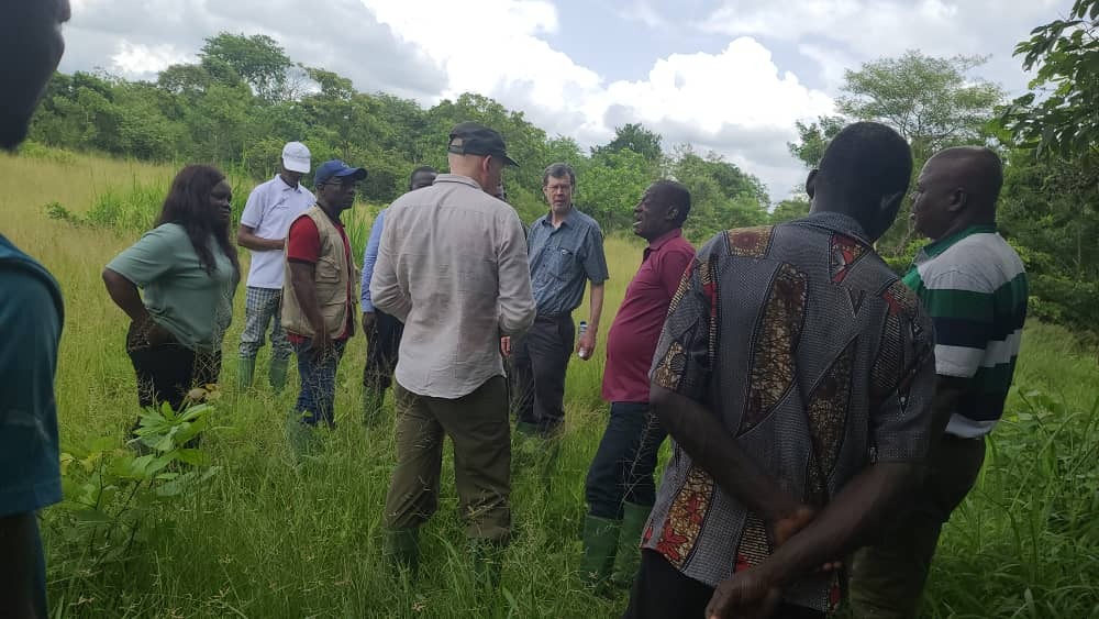 CadastaOrg's tweet photo. Updates from our partners at LRAP Togo: Last week the team worked to set boundary markers at the top of protected area boundaries such as classified forests, community forests, reforestation areas, and farm boundaries. #landrights #forests #tenuresecurity https://t.co/VKYT9SdjgZ