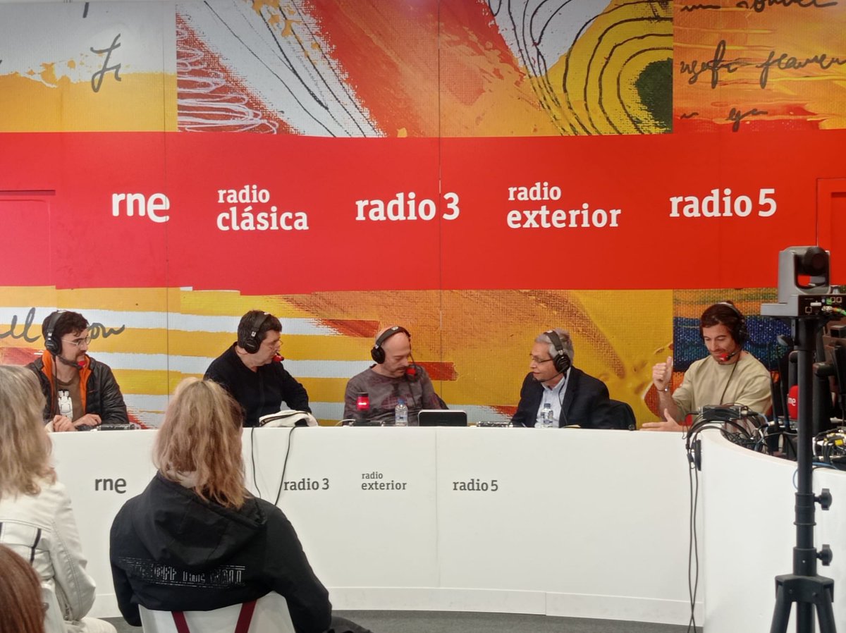 Hoy nuestro querido Luis Valdés, catedrático de filosofía y director de nuestra colección de #Filosofía ha participado en una charla en la <a href="/FLMadrid/">Feria del Libro de Madrid</a> en el stand de <a href="/rne/">Radio Nacional</a> <a href="/FuturoA_RNE/">Futuro Abierto RNE</a> #pensamiento