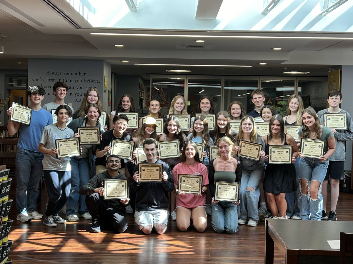 Congratulations to the twenty-seven high school seniors who earned the New York State Seal of Biliteracy!

To learn more please visit sayvilleschools.org/Page/22015