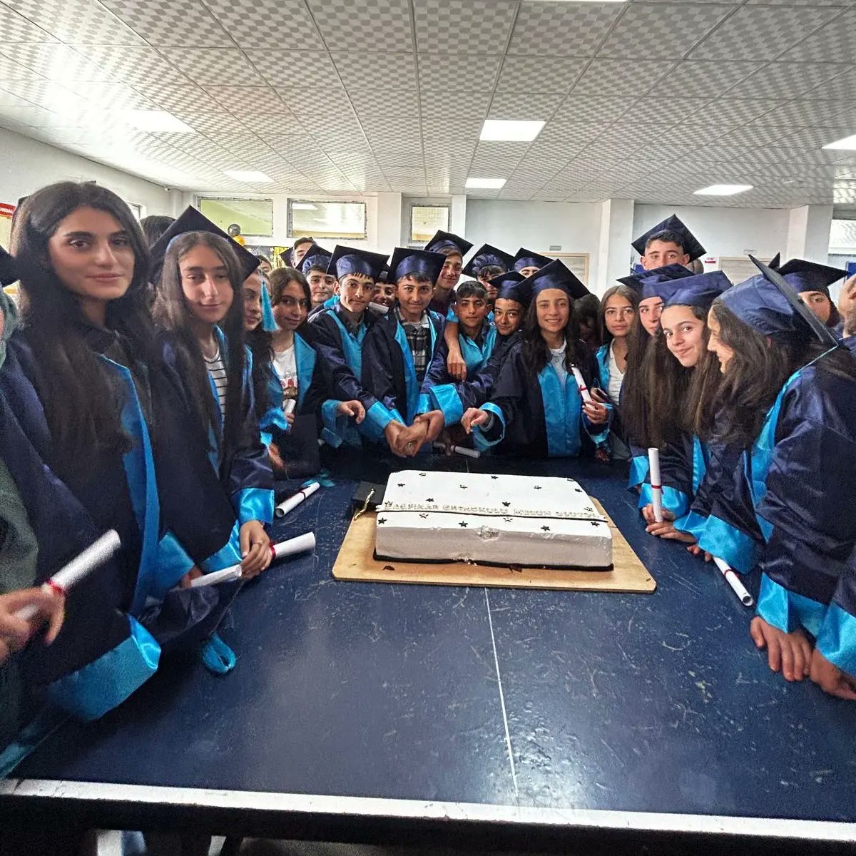 dagpinarort's tweet photo. 8 lerimiz mezun oldu 🥳🥳
Yolunuz, bahtınız açık olsun kıymetli öğrencilerimiz... https://t.co/P3c4CIOLRF