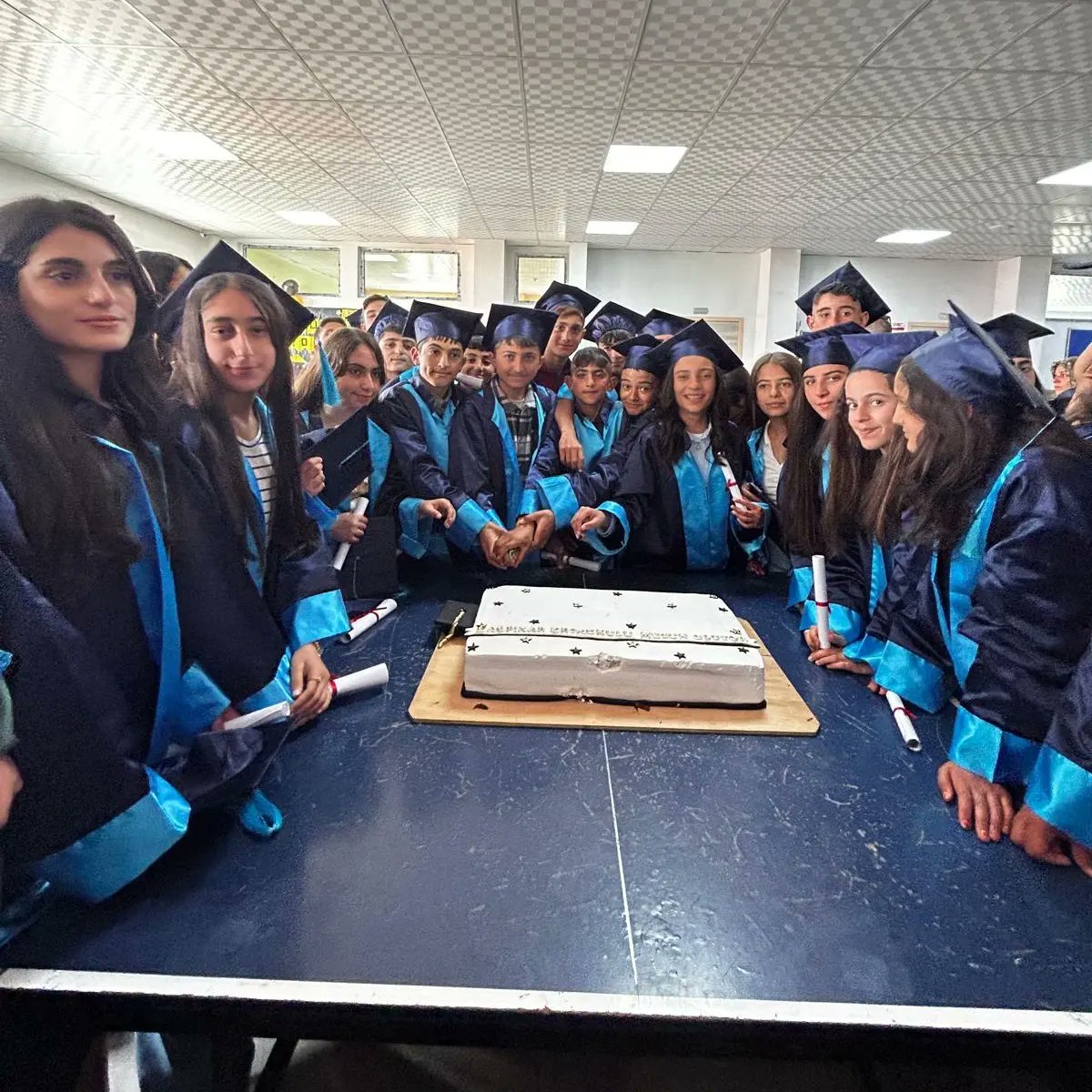 dagpinarort's tweet photo. 8 lerimiz mezun oldu 🥳🥳
Yolunuz, bahtınız açık olsun kıymetli öğrencilerimiz... https://t.co/P3c4CIOLRF