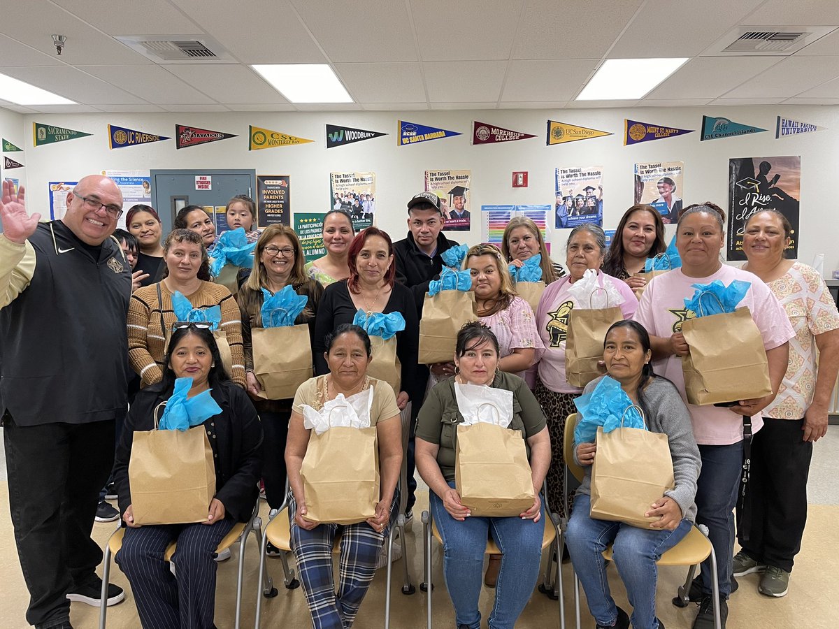 PanoramaPythons's tweet photo. Parent Appreciation Celebration! 🐍💛

What would we do without our Python Parents?! We are so appreciative of all that they do to help us and our community! They are the best! 🤩 #pythonpride https://t.co/BKWn46dSKX