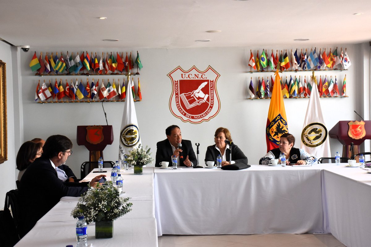 UNOBOG's tweet image. El pasado 6 de junio, se llevó a cabo reunión ordinaria del Consejo Directivo de UNOBOG en las instalaciones de la @notariadoucnc. En esta oportunidad, la Presidenta comunicó la suscripción de un contrato de comodato con la U.C.N.C. de un espacio en la sede para  uso de UNOBOG.