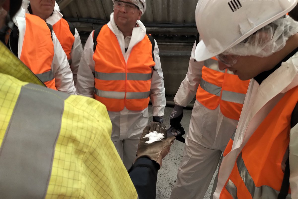 Aujourd’hui, visite de notre site <a href="/YARA_france/">Yara France</a> du #Havre des membres du Conseil d'administration et des équipes <a href="/Vivescia/">VIVESCIA</a> : très heureuse de leur présenter les nouvelles installations et la feuille de route #décarbonation de notre site 🏭