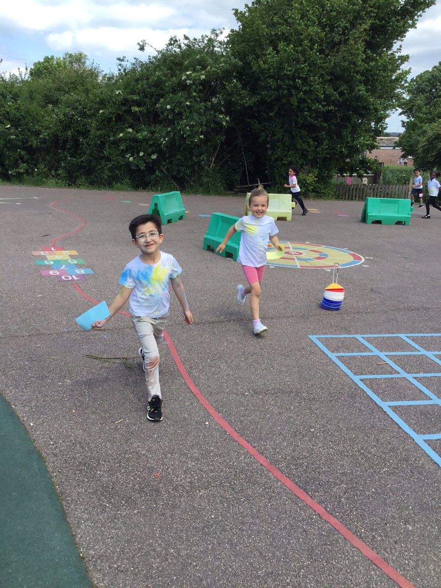 Colour run fun 🏃‍♀️ Thank you for helping us raise money for <a href="/LutonFoodbank/">Luton Foodbank</a>