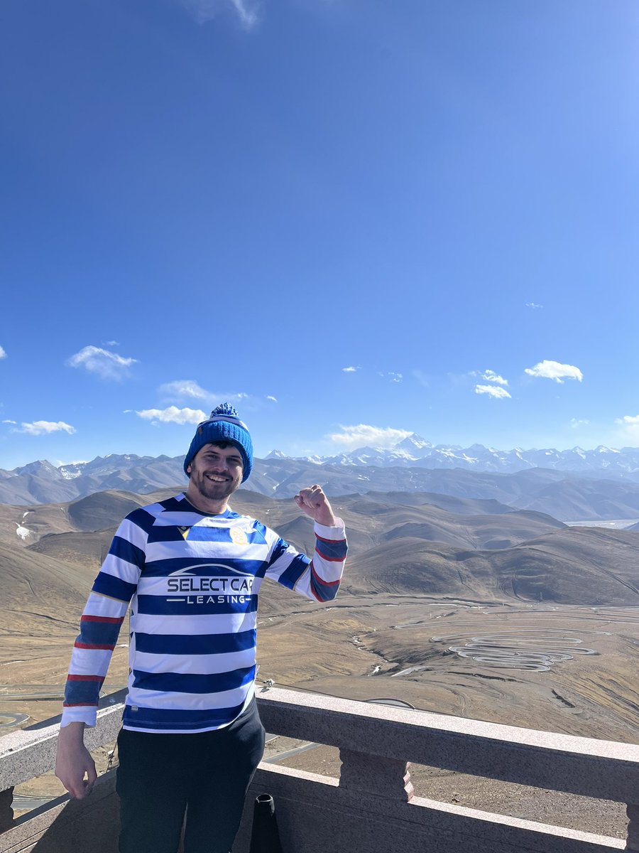 DannyMorgan0698's tweet photo. @SC_Leasing @ReadingFC The Himalayas in Tibet, spot Mount Everest in the background… the shirt did make it to base camp too but it was too cold for a photo 🔵⚪️ https://t.co/KihvLTUXzK
