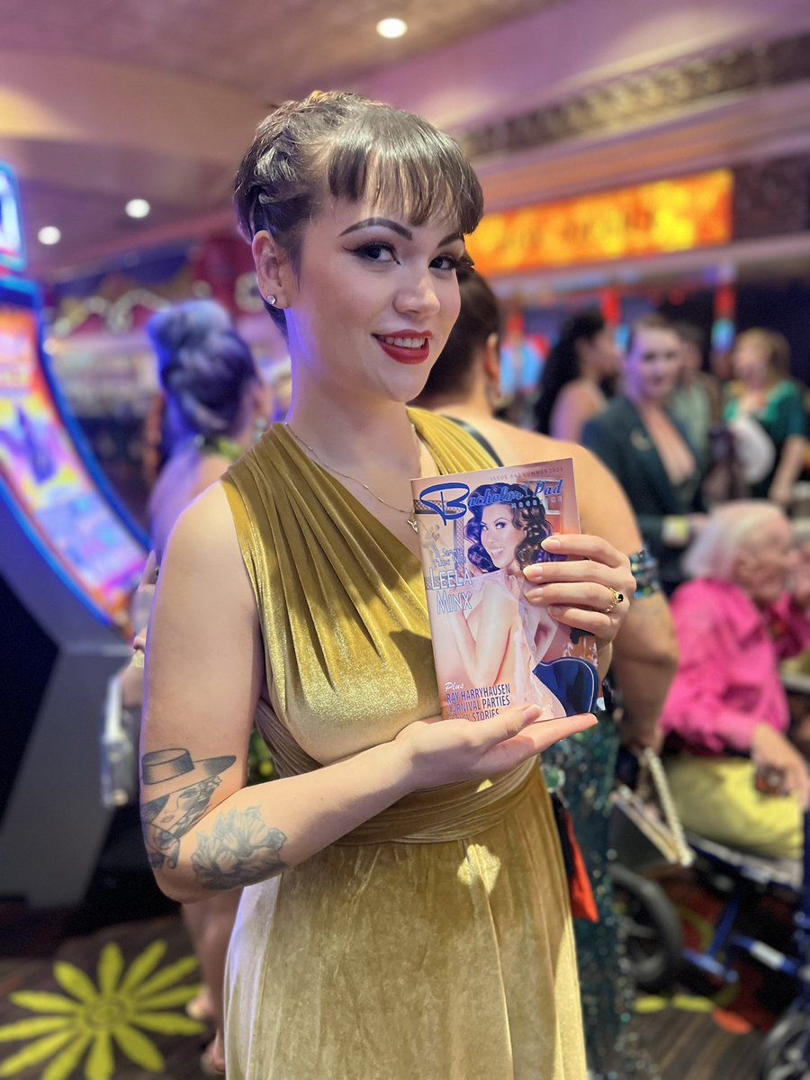 BachelorPad's tweet photo. It’s the elusive Layna D’Luna at this year’s BHOF weekender. Blink and she’s gone! 

#bachelorpadmagazine #pinup #bhof #prettygirlsreadingbachelorpad #laynadluna @LaynaDLuna https://t.co/bawTNhioIy