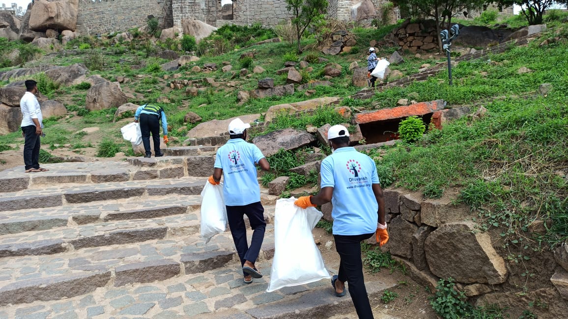 NeelimaEaty's tweet image. Cleanup drive successfully held at Golkonda Fort, Khajaguda Hills
hyderabadmail.com/cleanup-drive-…
#khajagudahills #Golkondafort #cleanupdrive #Hyderabad #Hyderabadmail 
Follow @Hyderabad_Mail for more updates