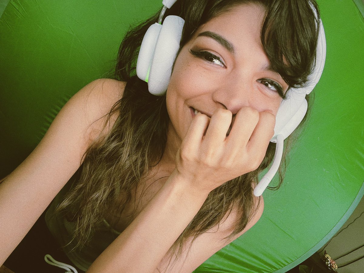 capidgeccino's tweet photo. pov: 
the wholesome direct had a pigeon game and youve never been so excited to stream in your life. 

come fly through and hangout with us!
🐦 https://t.co/57zeiyn7Oq https://t.co/tGufbjTvrw