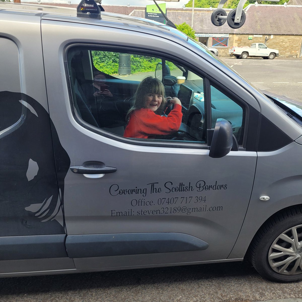 LowrieSweeps's tweet photo. She'll make a great sweep one day!👏 #chimney #chimneysweep #stove #InTheMaking #Scotland #ScottishBorders https://t.co/Ee1JoaMGiZ
