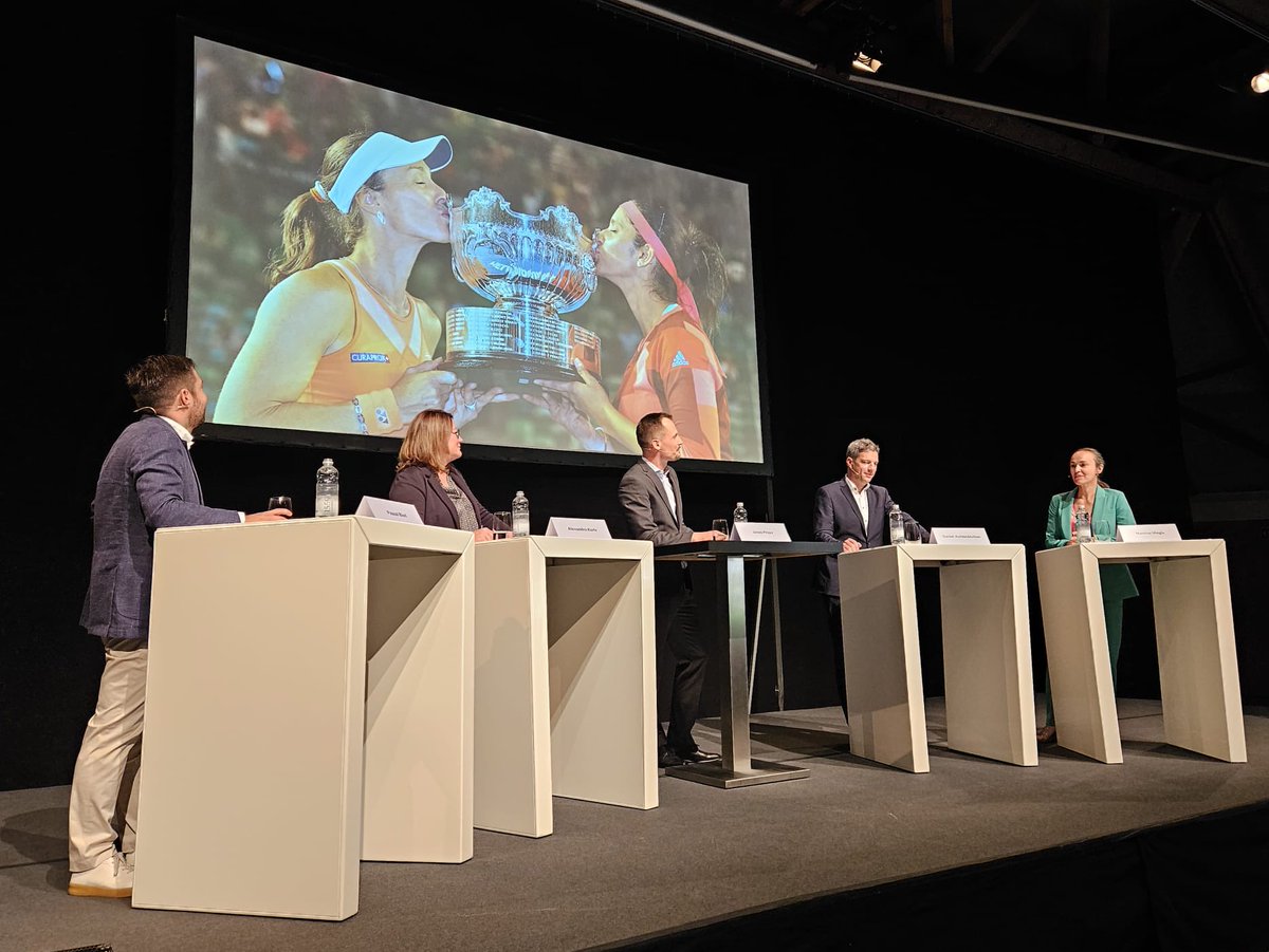 Martina Hingis (@mhingis) on Twitter photo An honor to take part in the <a href="/SwissEconomic/">Swiss Economic Forum</a> Forum last week, as a guest of #ABB to speak about purpose.
Thanks for having me! An honor to take part in the <a href="/SwissEconomic/">Swiss Economic Forum</a> Forum last week, as a guest of #ABB to speak about purpose.
Thanks for having me!