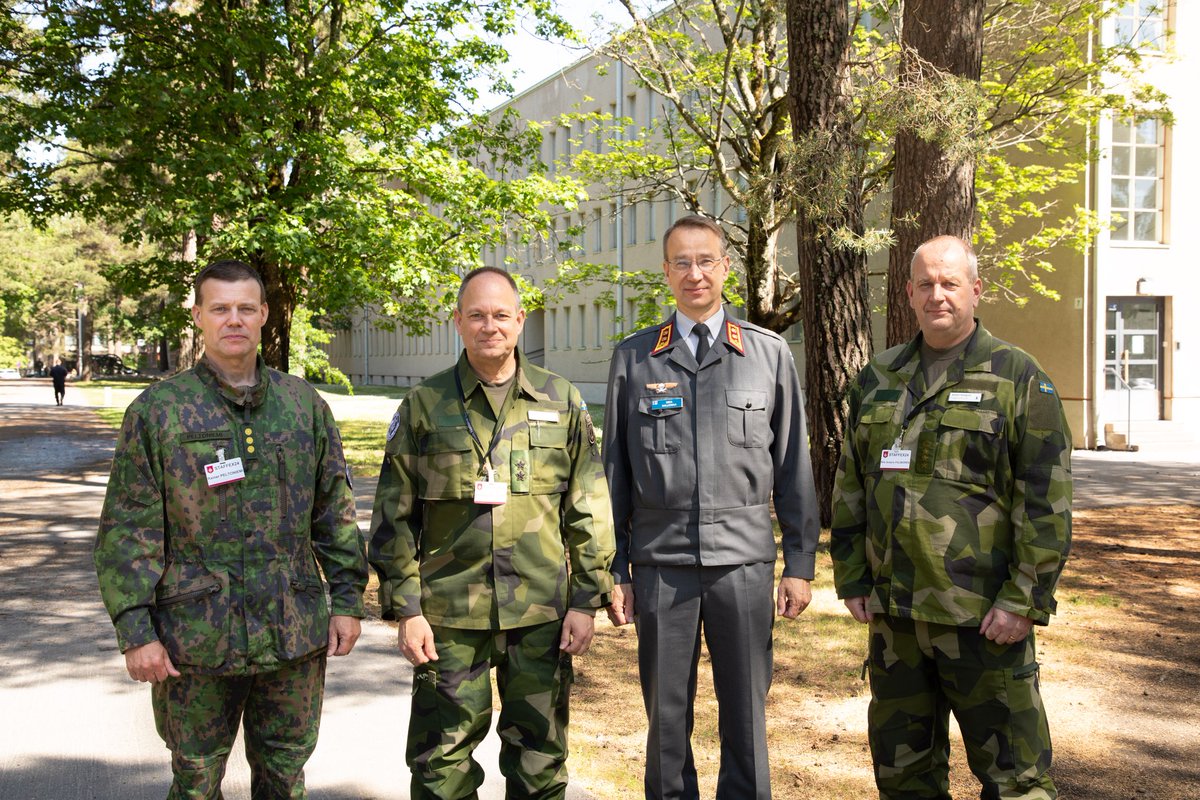 <a href="/Forsvarshogsk/">Försvarshögskolan</a> Deputy Vice Chancellor, Maj Gen Anders Callert (center) visited Exercise #STAFFEX24 today. Exercise Director, COL Rainer Peltoniemi (left) said the countries have a common understanding on developing exercise cooperation. #mpkkfi
