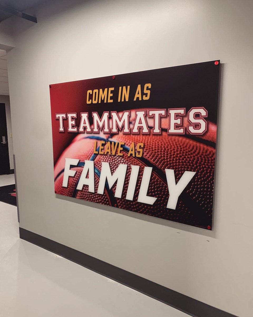 SCStorm_WBB's tweet photo. Can we take a moment on this Monday to realize how blessed we are to have our very own locker room 🤩🤩 I think you can guess our girls favorite part 😂 https://t.co/zSWnMyTGdP