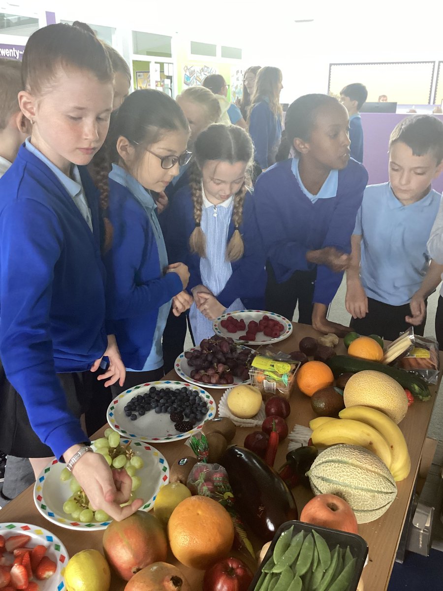 After the success of our Keep Calm and CARROT on eating veg week, our Fruit and Veg supplier continued the awareness of healthy food by bringing along some fruit and veg samples to the lucky pupils <a href="/spittalprimary/">Spittal Primary</a> to taste and try! #itsSLC