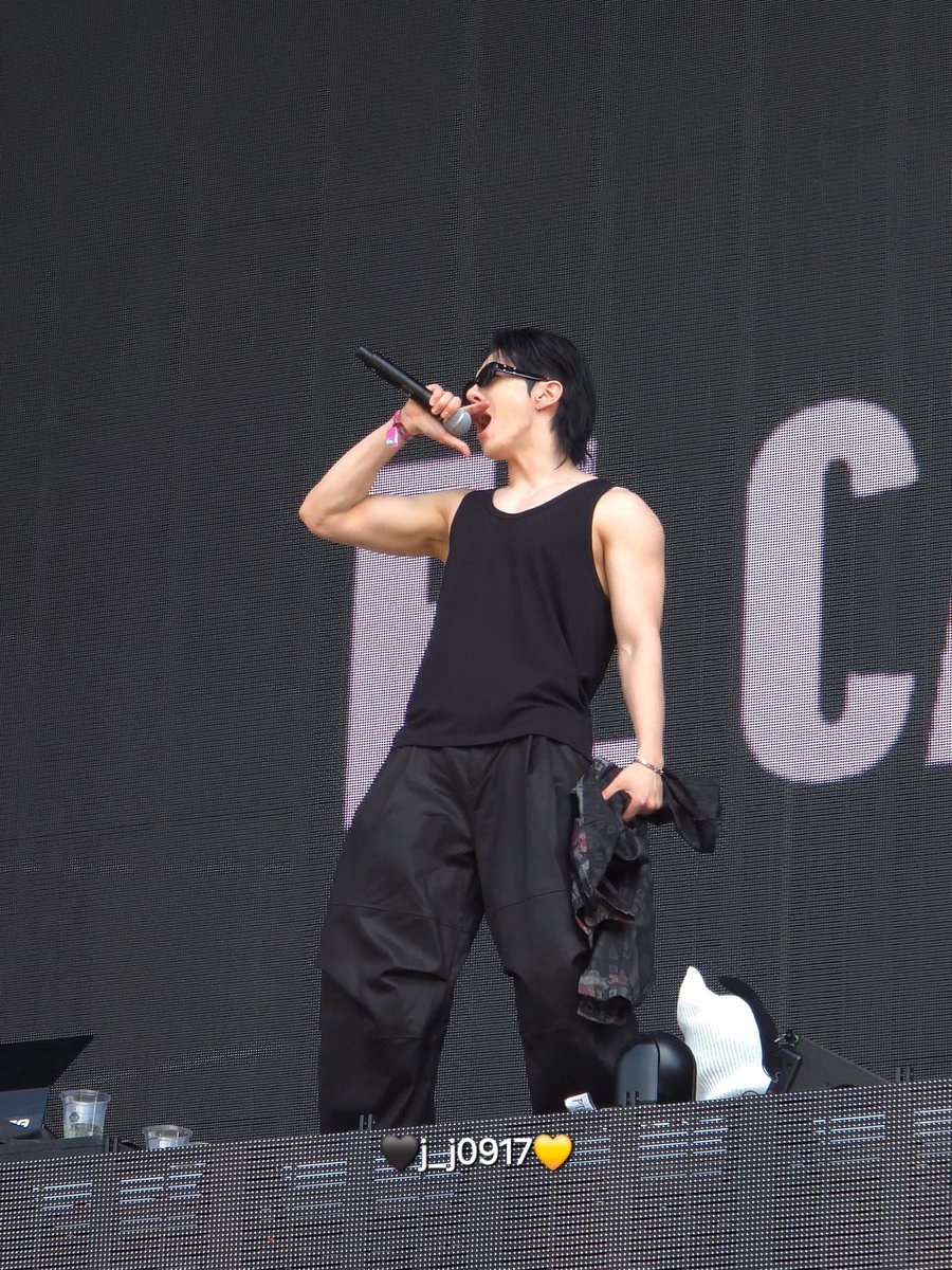 j_j0917's tweet photo. 240609 UMF 김재호

#김재호 #김나노 
@kimnanoise https://t.co/pyjpwScGHD
