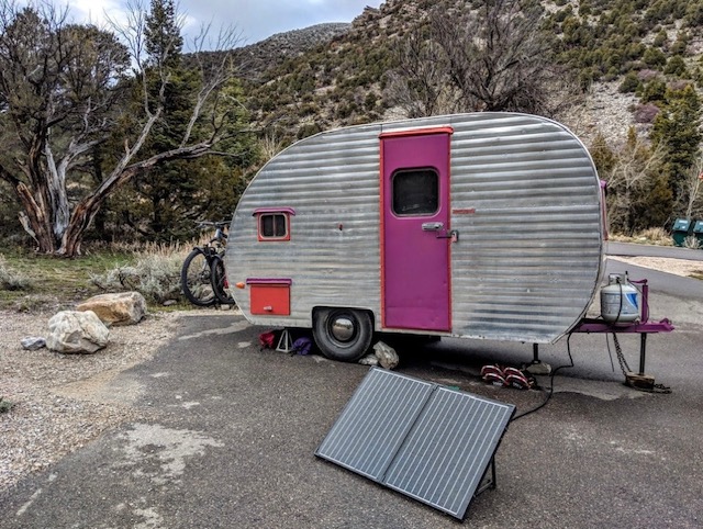 swiftrvrepairs's tweet image. &apos;Dry camping&apos; or &apos;boondocking&apos; is very popular these days! Alberta enjoys the highest number of s☀️nny days in Canada with up to 18 hours of daylight in summer and over 312 days of s☀️nshine each year! Ask us about Solar Panel installations for RV&apos;s: 403-919-4911 #offthegrid