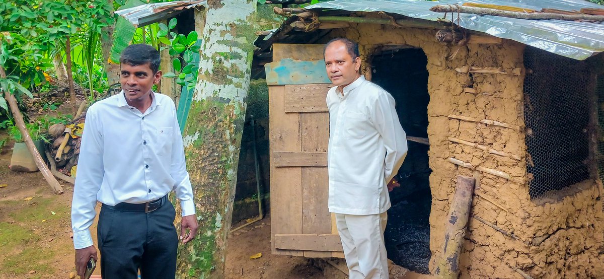 AnupaPasqual's tweet photo. Mr. Piyasiri, a paralyzed carpenter from Matugama Bondupitiya with two school-age children, received materials to complete his house's front roof. Mr. Saman Mudalige, Matugama Region's Coordinating Secretary, joined me in this effort. https://t.co/I0A7hr3lde