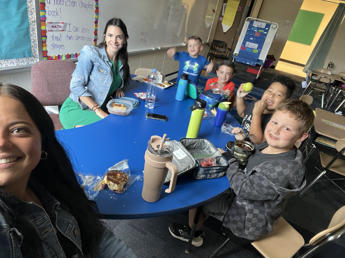 Ms. Laricy tweet media