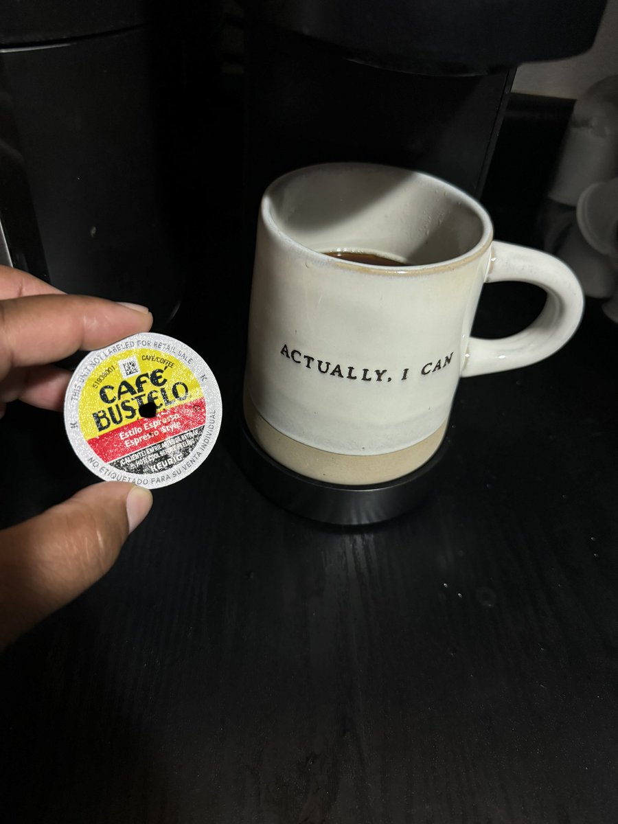 carlaconroy's tweet photo. ☕️ #muglifemonday #photojournal #memorykeeping #muglifemondaypdx #carlascreativelife #coffee @CafeBustelo #cafebustelo https://t.co/MqIonTaEQC