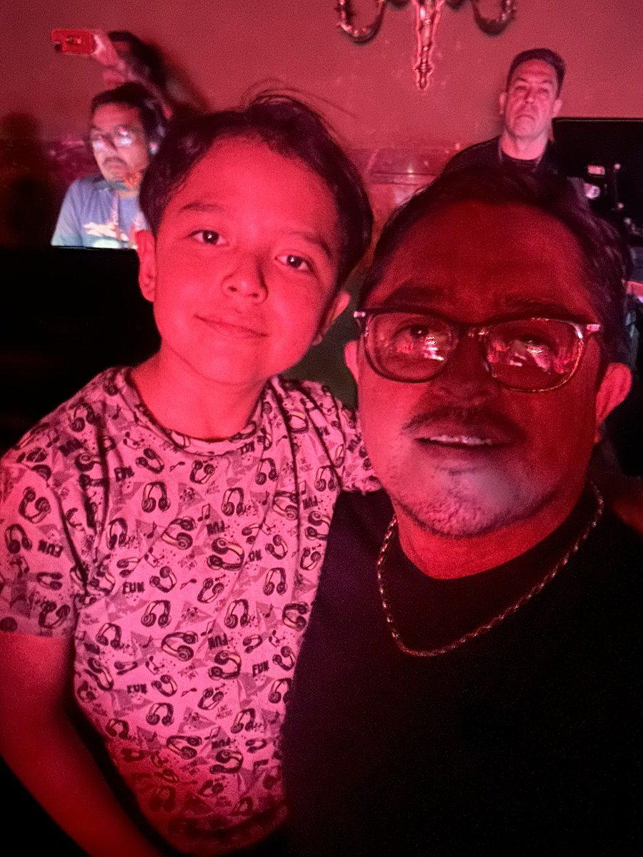 alexvazquez38's tweet image. Bububuenos días podebanda… les quiero platicar que el sábado fui a La Maldita, llevé a mi hijo porque le maaaaaamaaaa “Pachuco” y le gustan las clásicas pero no tocaron “Solín” caray, pero nos la pasamos bien chikles… #PoderosoSigueIgual