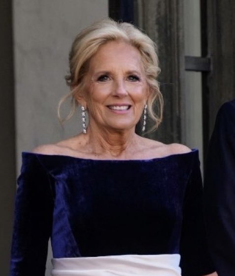 First Lady Dr. Jill Biden looking absolutely stunning in Paris! 

I love the way FLOTUS represents us on the world stage! 

Drop a 💙 and Repost if you agree!