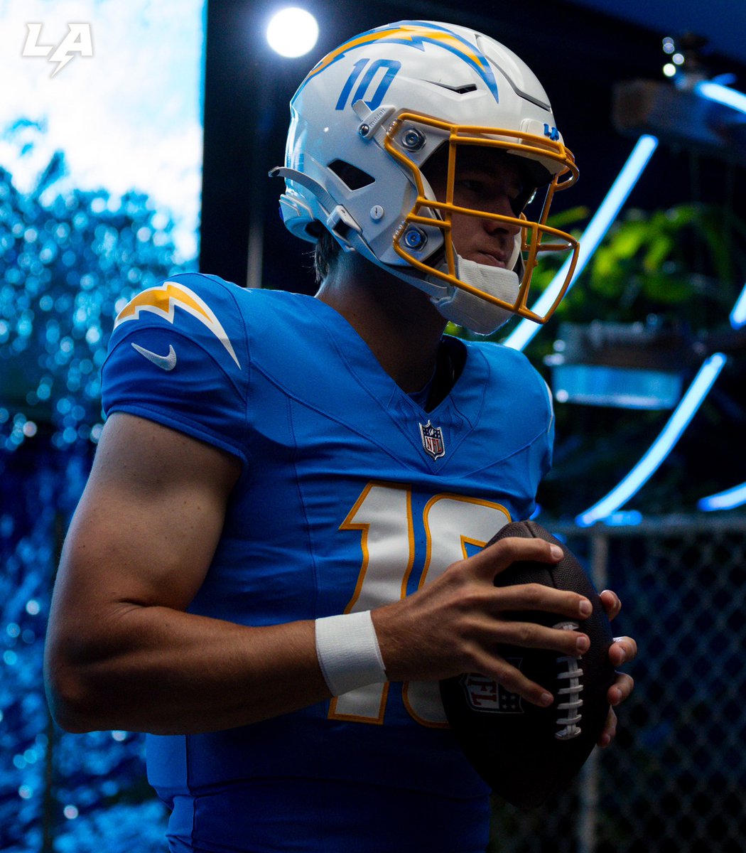 chargers's tweet photo. perfect ten https://t.co/dxQAmrGwsH