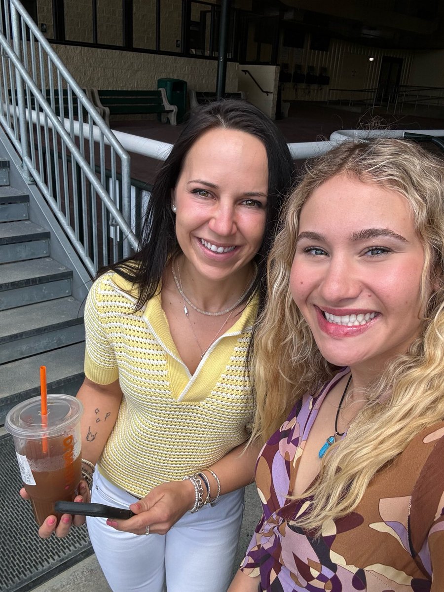 Madeline Rowland tweet media