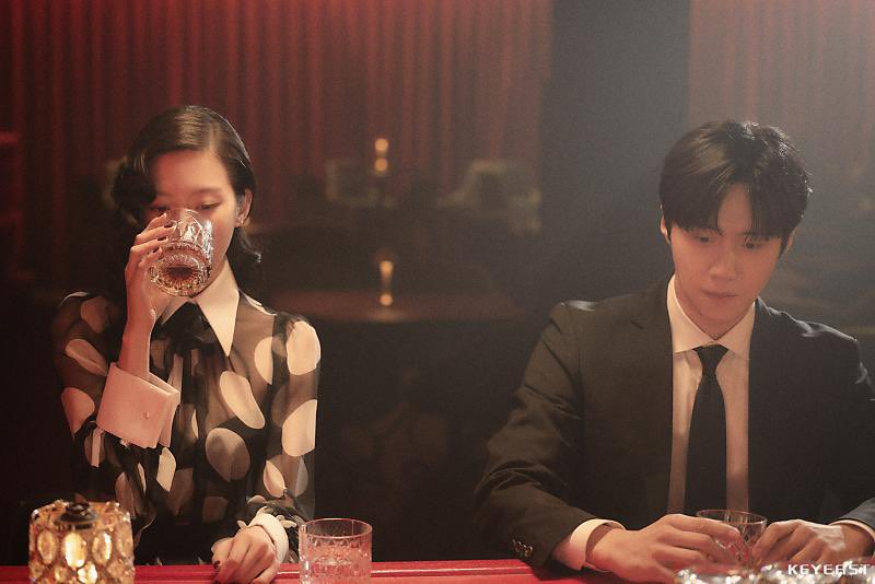 kayougnmun's tweet photo. The reunion that everyone has been waiting for 🖤 https://t.co/qpDhuQ4Skl