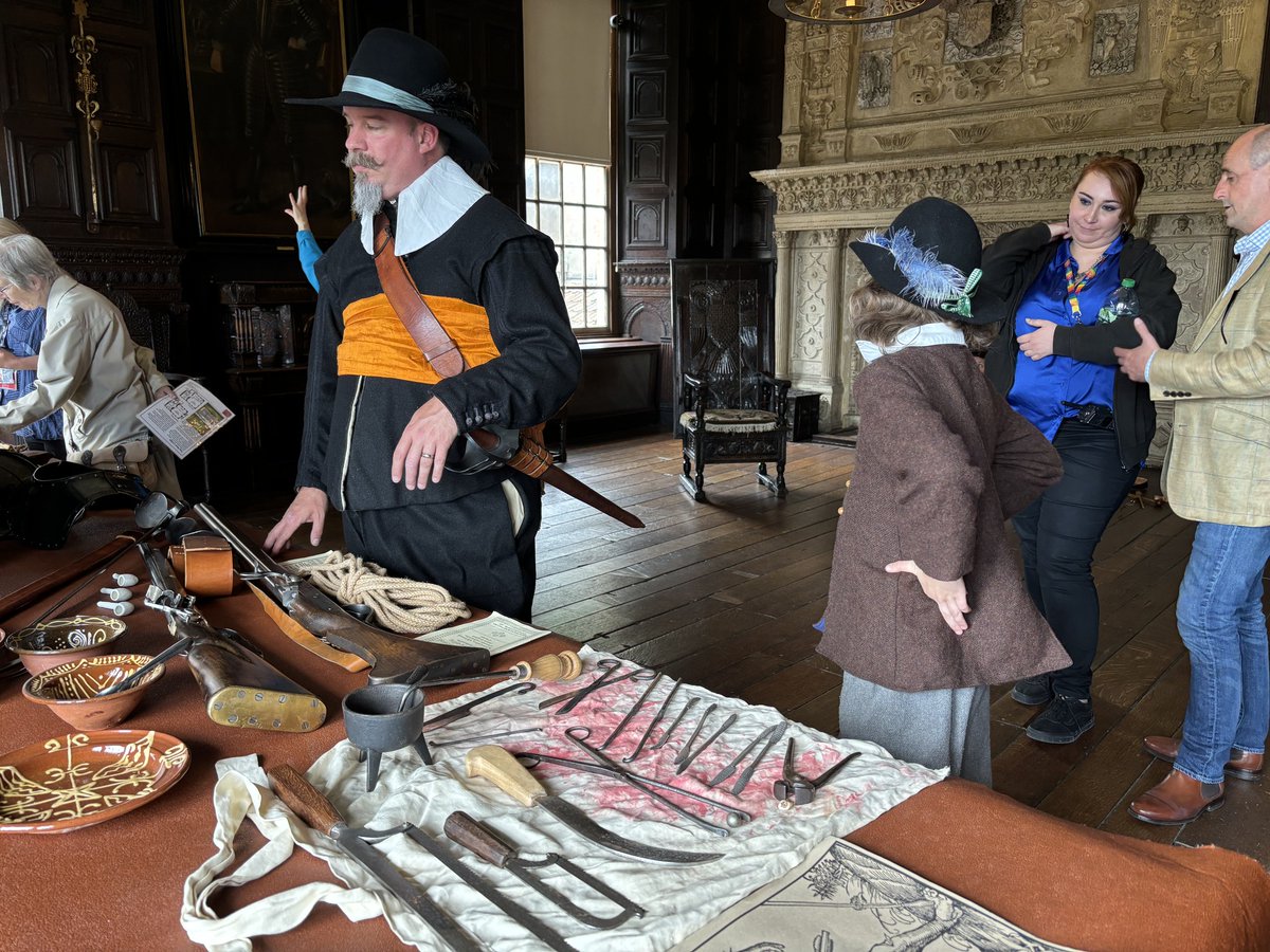 CharlesCordell's tweet image. Brilliant Civil War day at the Red Lodge #Bristol.

#redlodge #bristoluk #bristolwalks #bristolhistory #bristolmuseumandartgallery #lovebristol #civilwarreenactor #civilwarreenactors #livinghistory #dividedkingdombooks #bristolbooks #bristolbookstagrammers