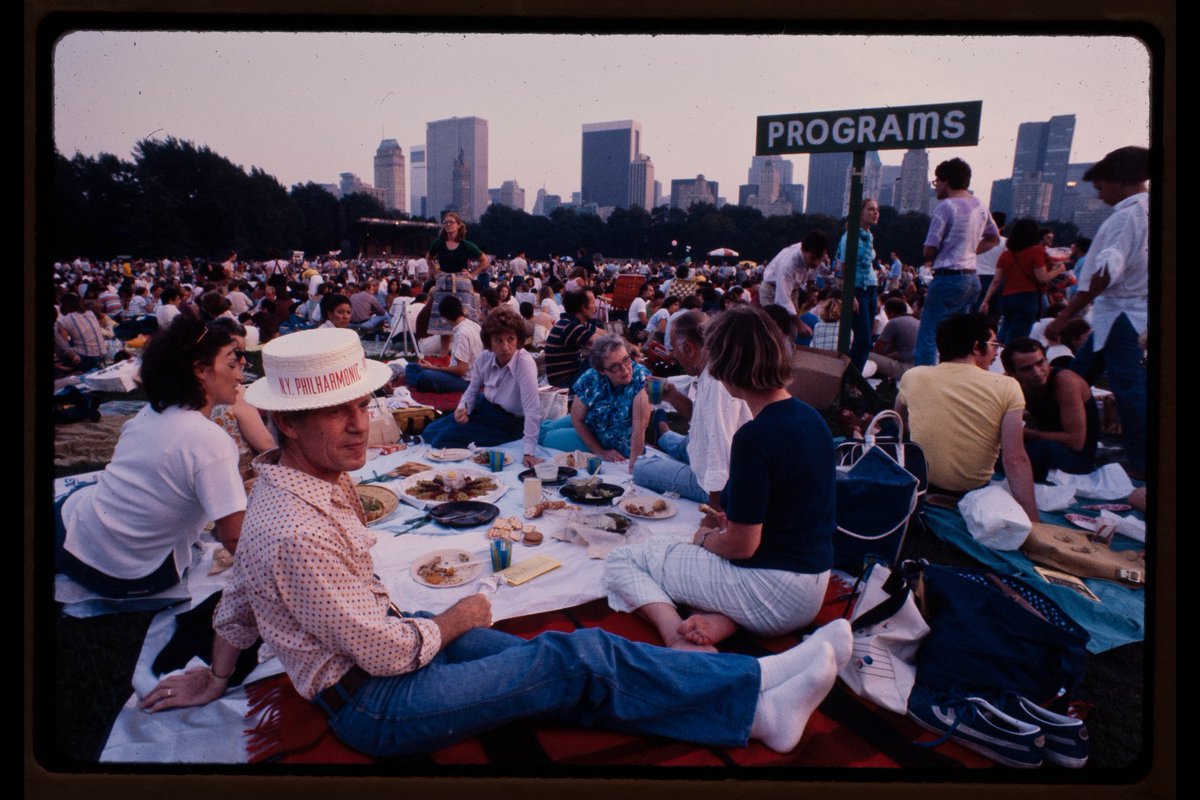 Concerts in the Parks return this week! 

Here's a bit of history about the series:
artsandculture.google.com/story/mQWhYO6j…
 
Do you think we should bring back these hats?