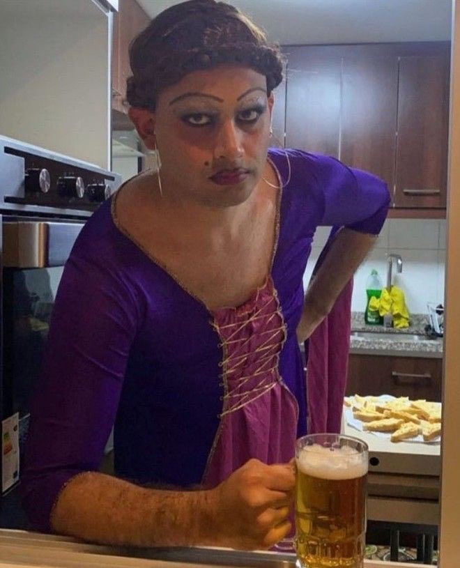 interesteIIarr's tweet photo. “La fiesta de disfraces se cancela”

Yo a las 19h: https://t.co/27f3heBf9K