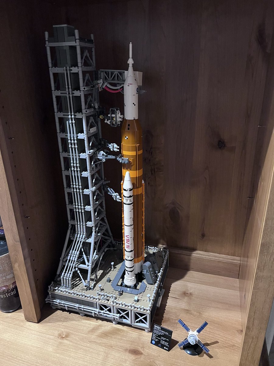 Cameron Makes Rockets tweet media