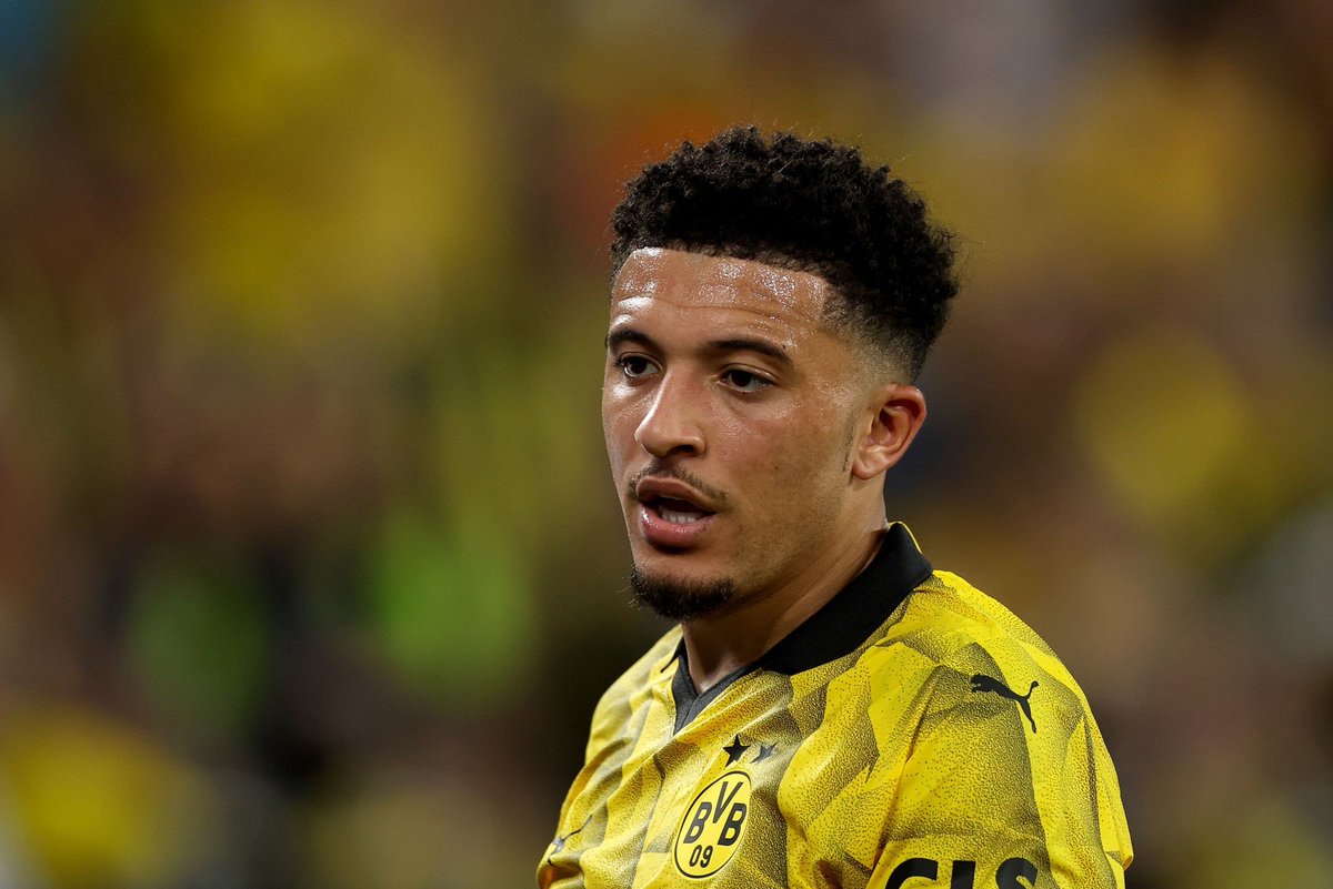 UnitedStandMUFC's tweet photo. #mufc believe there could be more clubs keen on signing Jadon Sancho, not only Borussia Dortmund.  Options expected to appear from other countries, Man United will explore it all before deciding for best one.  Sancho remains available for £40m initial price tag. [@FabrizioRomano] https://t.co/AKer39fcZ0