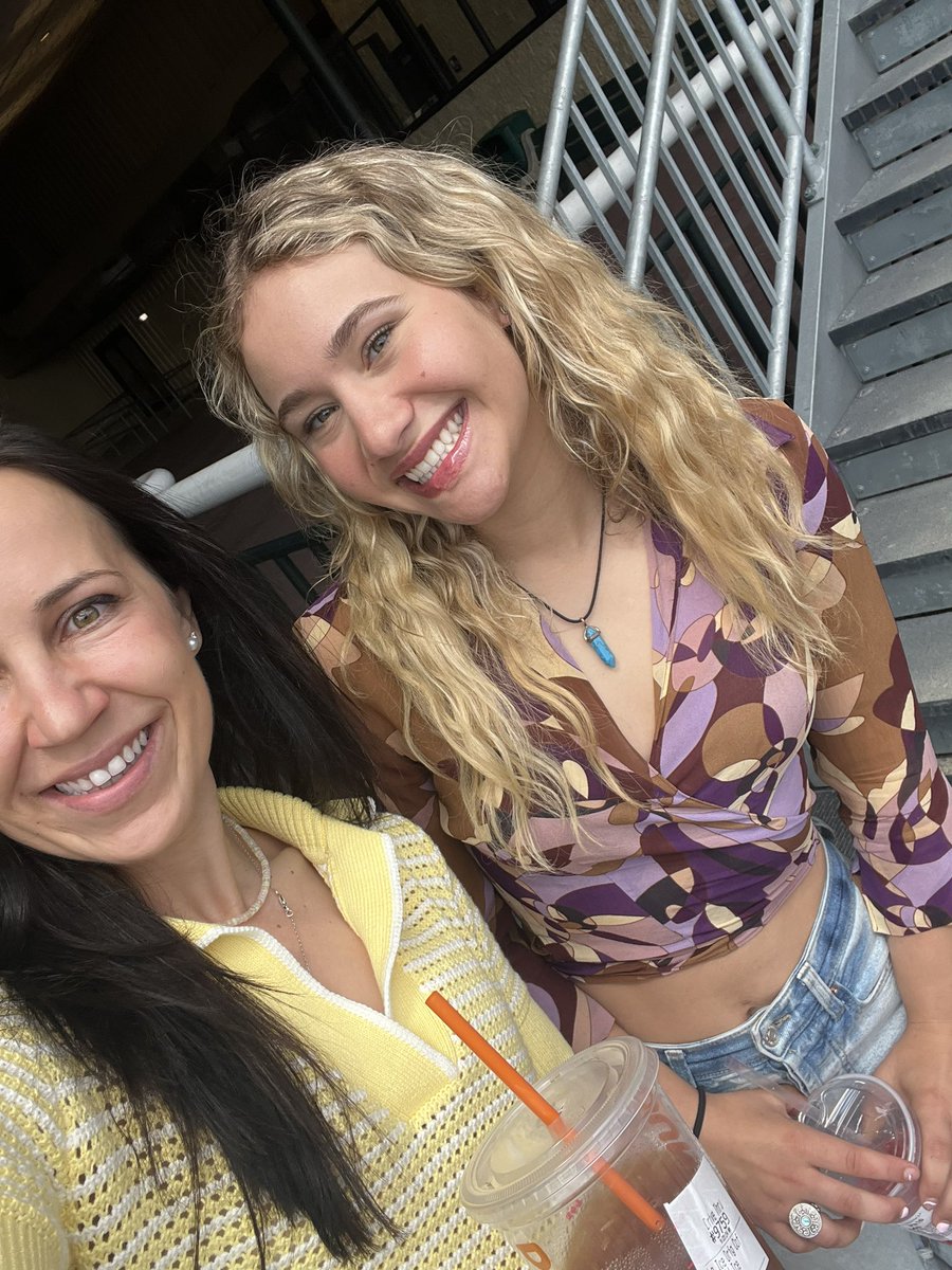 Jessica Paquette tweet media